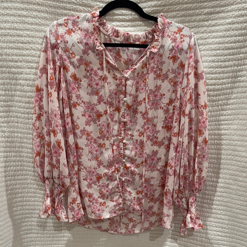 ! EUC Pink and White Floral Long Sleeve Buttoned Tie Front Blouse Sz M !